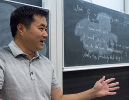 Jerry Zhu giving a lecture.